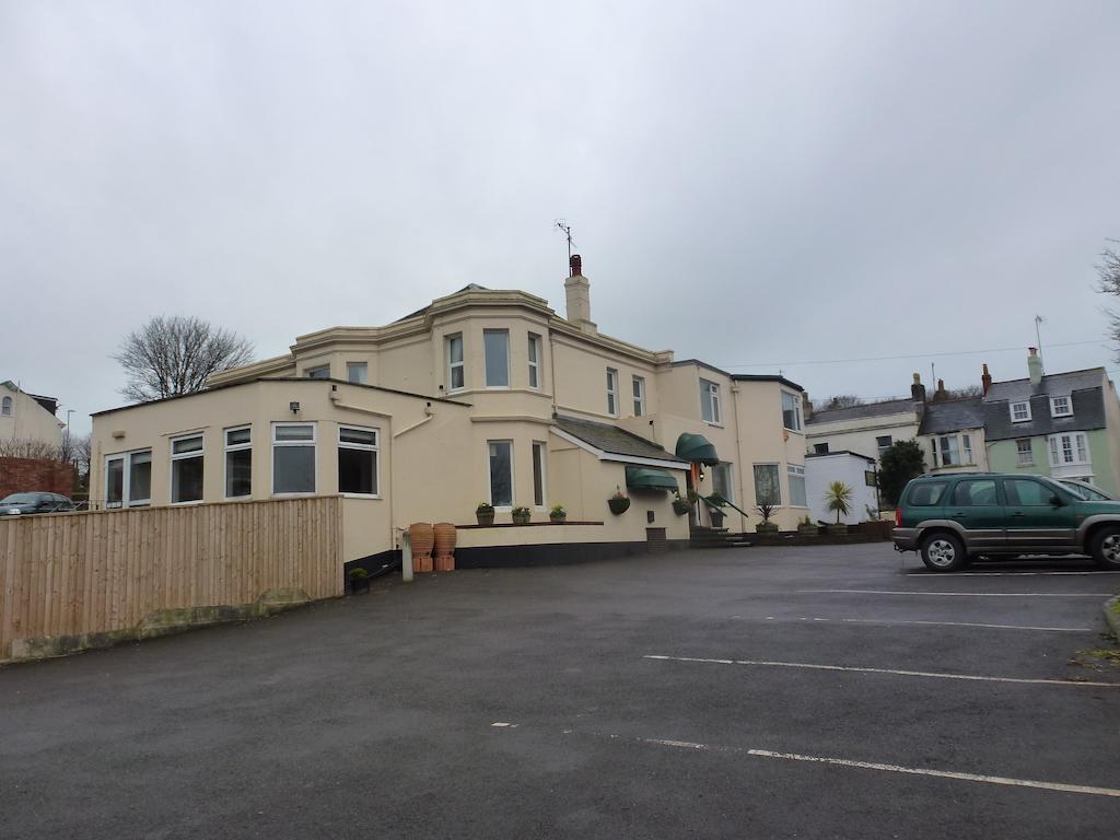 The Kingswood - Adult Only